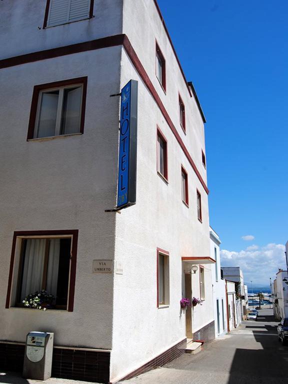 Hotel Fjby Calasetta Buitenkant foto